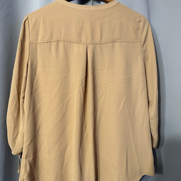 Button front blouse - Picture 3 of 5